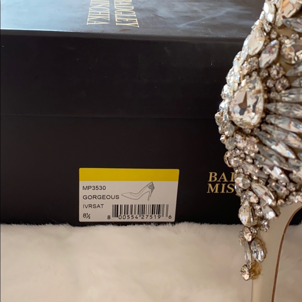 Badgley Mischka Pumps - Picture 5 of 5